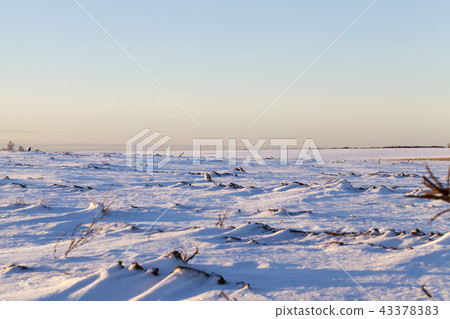 interesting and unusual snow surface with large wa interesting and unusual snow surface with large wa 43378383