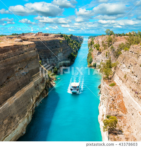 Beautiful scenery of the Corinth Canal 43378603
