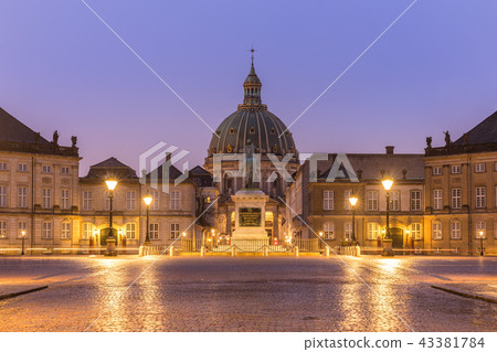 Amalienborg Cepenhagen Denmark Amalienborg Cepenhagen Denmark 43381784
