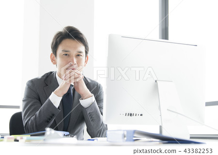 男性員工的肖像 43382253