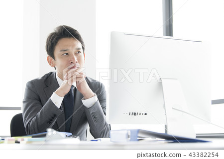 男性員工的肖像 43382254