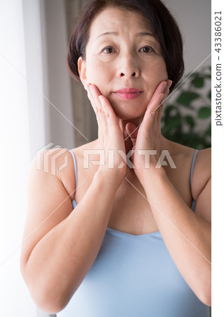 皮膚護理自理口腔 43386021