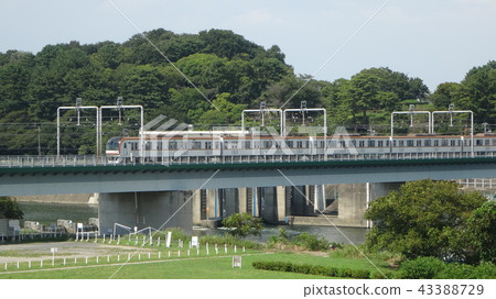 前往橫濱,橫跨多摩河的中心線 前往橫濱,橫跨多摩河的中心線 43388729