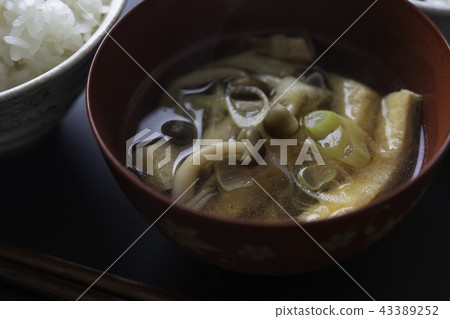 與shimeji和油煎的日式湯 43389252