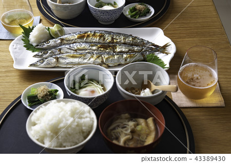 Salted grilled dishes of Sanma 43389430
