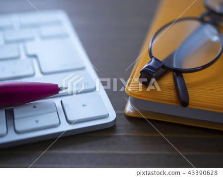 商業形象·筆記本·PC·眼鏡·女性 43390628