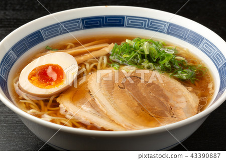 醬油拉麵 43390887