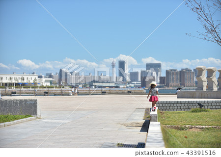 Kobe Meriken Park Girl Kobe Meriken Park Girl 43391516