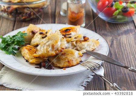 Fried dumplings with meat 43392818