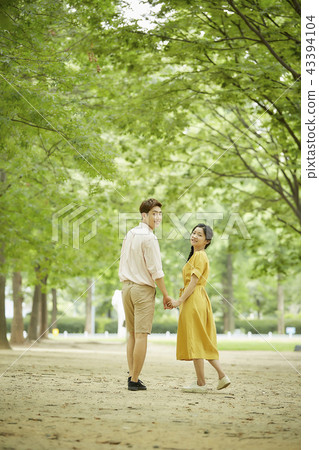 Couples, lovers, students, college students, dating, love, everyday 43394104