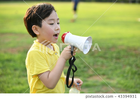擴音器和男孩 擴音器和男孩 43394931