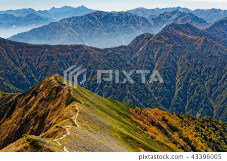 從Kashima-Sasagatake看到的Nunobiki山/ Taneike Sanso山和Mizuho Takadake山 從Kashima-Sasagatake看到的Nunobiki山/ Taneike Sanso山和Mizuho Takadake山 43396005