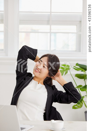 20s, 30s business woman working in the office, work, job, 43396536