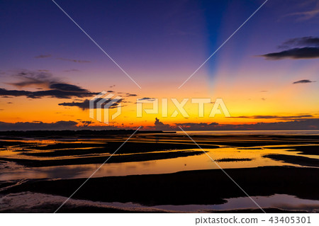 在Masutama海岸的日落 43405301