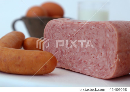 Luncheon meat 43406068