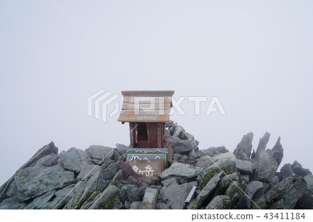 A ridge at the top of Mt. Ashigatake A ridge at the top of Mt. Ashigatake 43411184