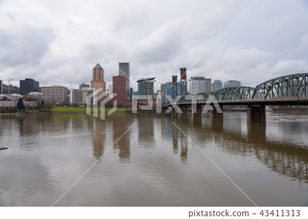 Portland, USA and Hawthorne Bridge Portland, USA and Hawthorne Bridge 43411313
