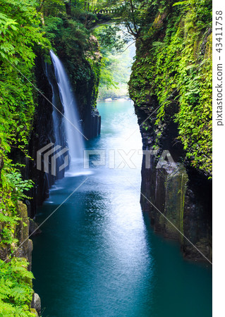 Takachiho Gorge Mana's waterfall Early morning [Miyazaki Prefecture] 43411758