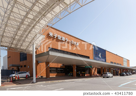 Yonago Airport-A common airfield where civilian aircraft use the runways of the Air Self Defense Force Miho Base- Yonago Airport-A common airfield where civilian aircraft use the runways of the Air Self Defense Force Miho Base- 43411780