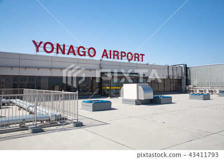 Yonago Airport Transfer Deck-A common airfield where civilian aircraft use the runways of the Air Self Defense Force Miho Base- 43411793