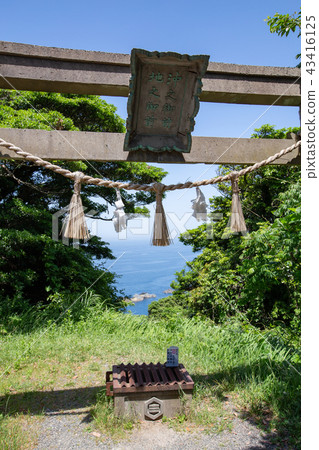在Mihoseki燈塔東側的海上Torii海的海上地面 -  43416125