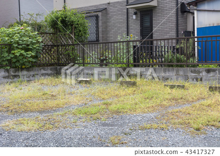Secondary income for using vacant land 43417327
