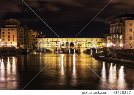 Night reflection of Ponte Vecchio 43418237