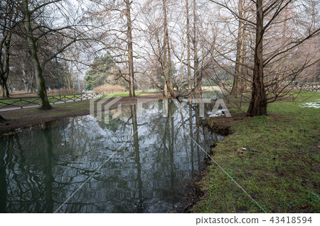 Park sempione lake 43418594