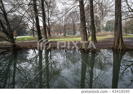 Park sempione lake 43418595