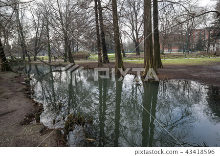 Park sempione lake 43418596