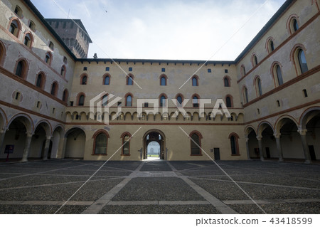 Castle Sforzesco courtyard 43418599