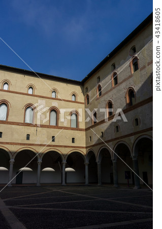 Castle Sforzesco courtyard 43418605