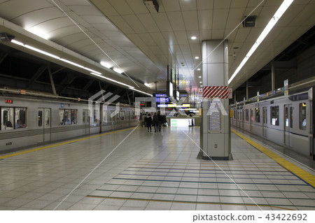 Kitasenju Station (Tokyo Metro Hibiya Line Platform) 43422692
