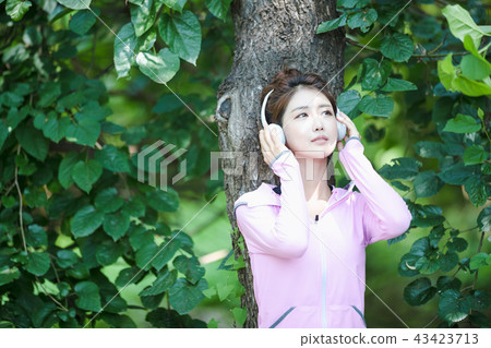 Sporty Woman 43423713