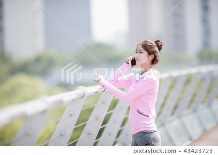 Sporty Woman Sporty Woman 43423723