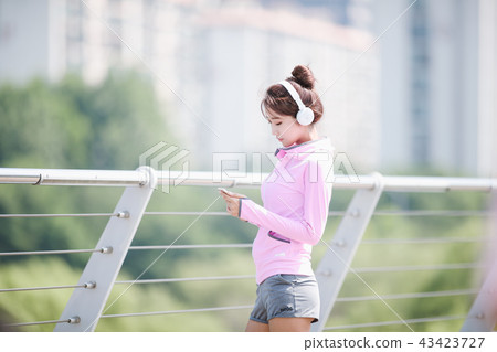 Sporty Woman Sporty Woman 43423727