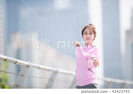 Sporty Woman Sporty Woman 43423745