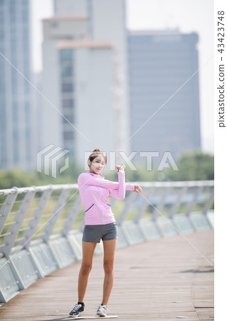 Sporty Woman Sporty Woman 43423748