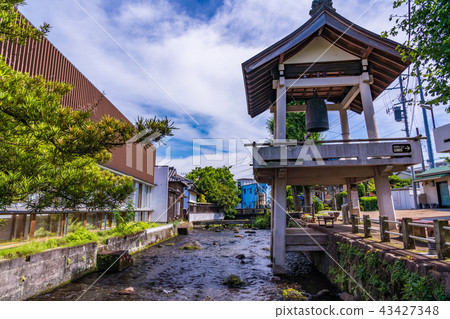(Shizuoka Prefecture) Flow of the Genbei River flowing in the town of Mishima (Shizuoka Prefecture) Flow of the Genbei River flowing in the town of Mishima 43427348