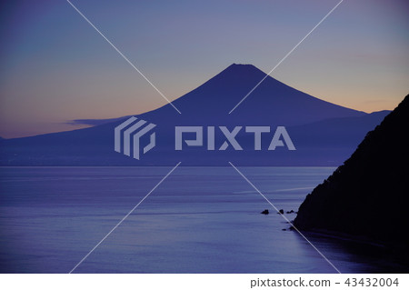 (靜岡縣)從西伊豆Ida看到的富士山 (靜岡縣)從西伊豆Ida看到的富士山 43432004