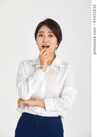 二十多歲，三十多歲，驚訝，驚訝 43432632