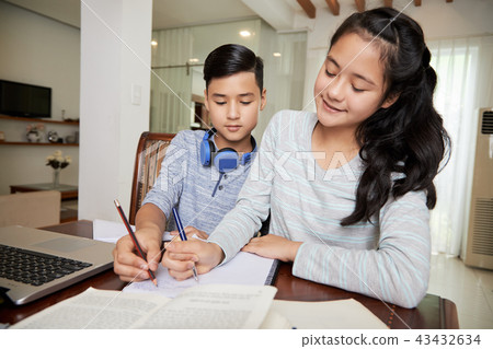 Siblings writing essay 43432634