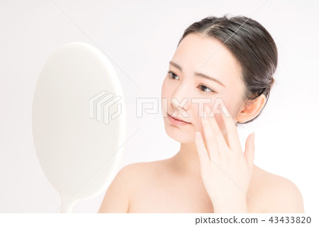 Women who care about their skin 43433820