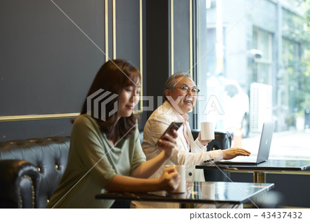 Cafe Cafe 43437432