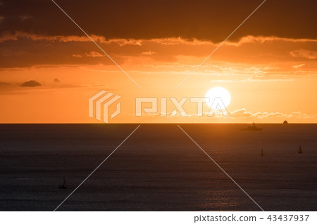 Waikiki Beach "Hawaii's Sunset" / Sunset in Hawaii_4 43437937