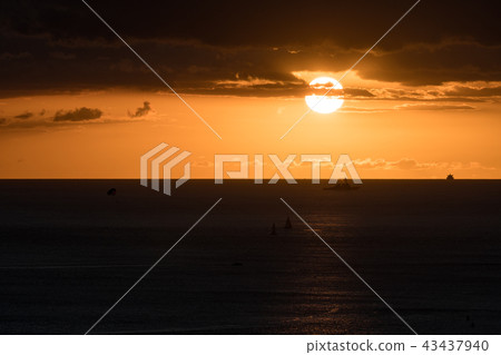 Waikiki Beach "Hawaii's Sunset" / Sunset in Hawaii_6 43437940
