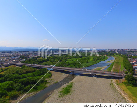 在多摩河拍攝的航拍照片 - 與無人機的鳥瞰圖(多摩河綠地福岡南部公園/東京都福田市Minamidaden) 在多摩河拍攝的航拍照片 - 與無人機的鳥瞰圖(多摩河綠地福岡南部公園/東京都福田市Minamidaden) 43438450