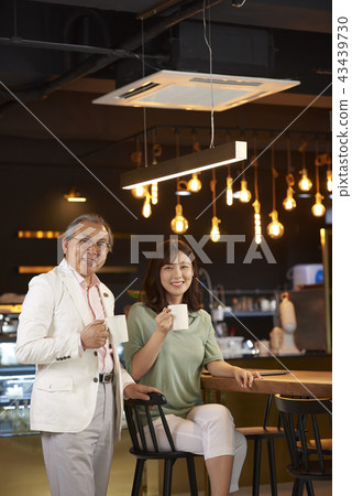 Cafe Cafe 43439730