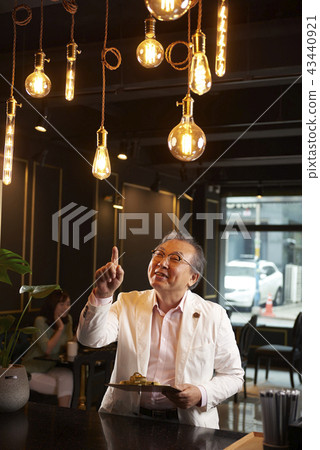 Cafe Cafe 43440921
