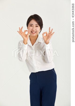 20s and 30s in the shape of a heart with hand-shaped women, love, hearts 43443868